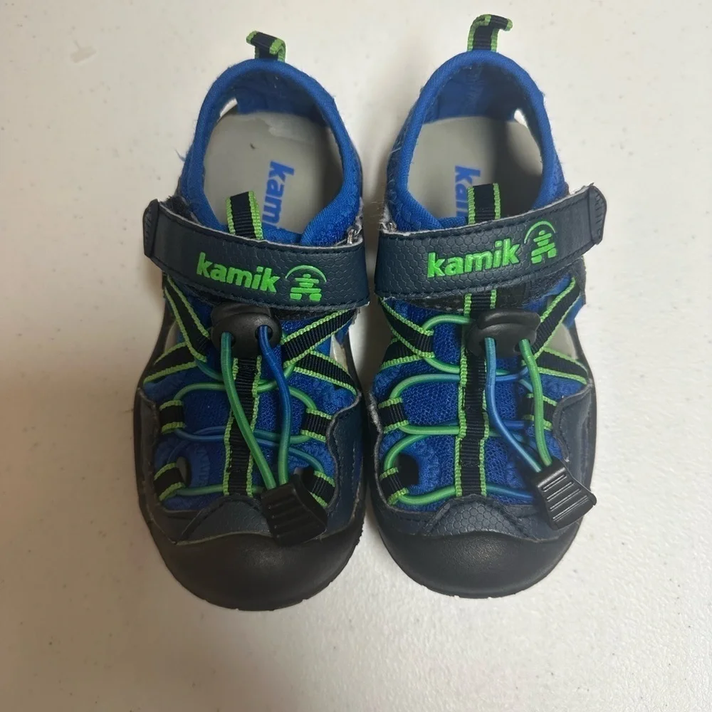 Kamik Toddlers water/beach/sand shoes‎ size 8 good condition